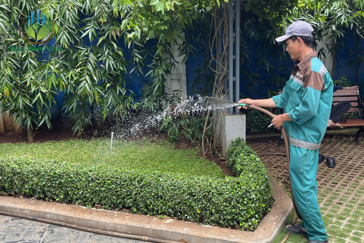 Bảo Dưỡng Cảnh Quan Sân Vườn Tưới Nước